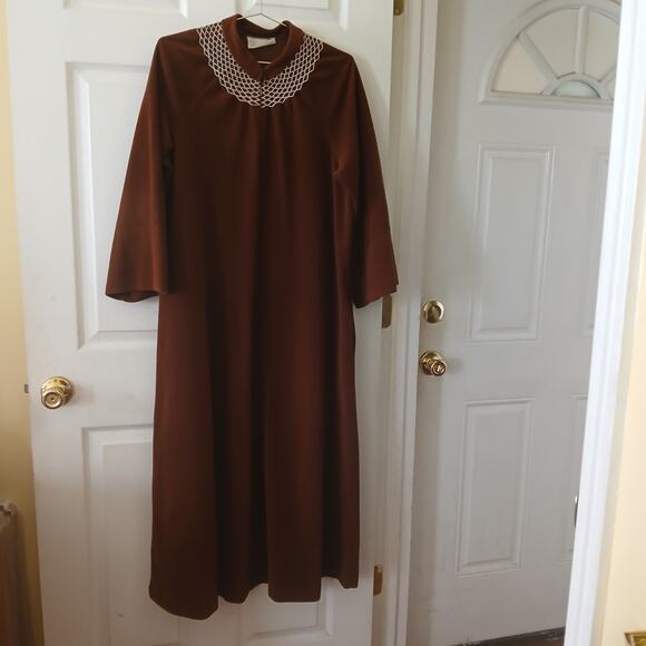 Vintage Vanity Fair Brown Long Sleeve Nightgown 70s-80s Cozy Lounge Dress M - Picture 2 of 10